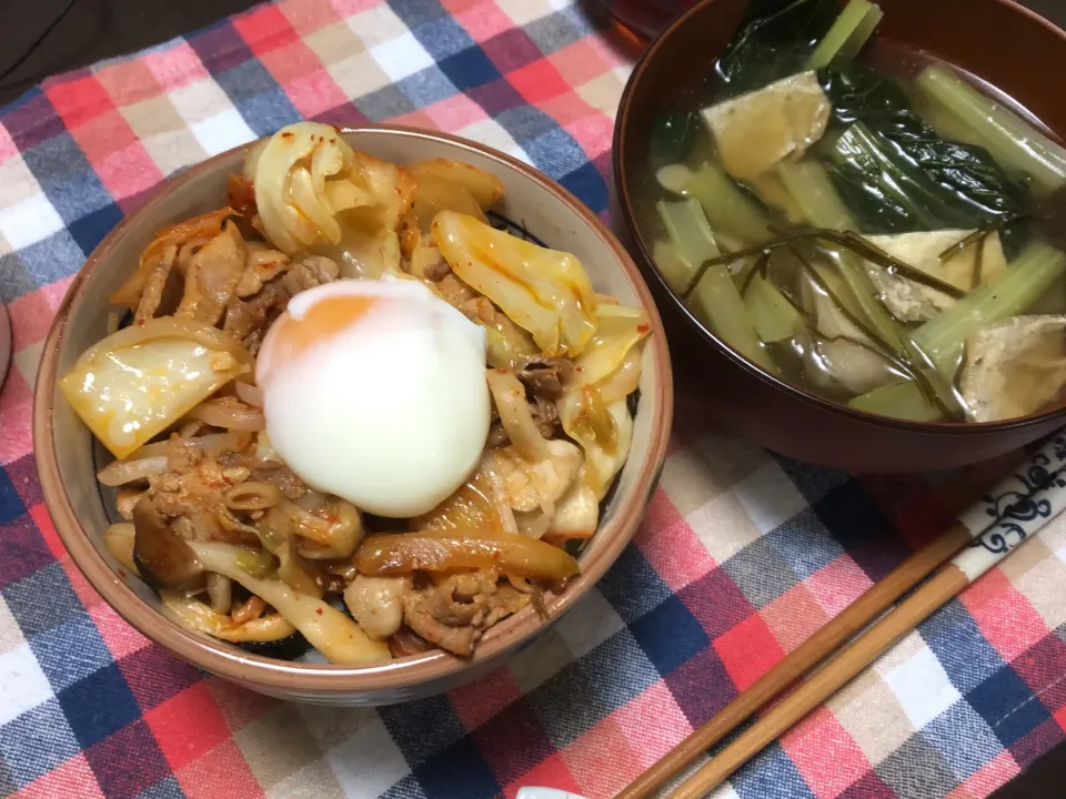 Snapdishの料理写真:野菜たっぷり豚キムチ丼|Misako Kojimaさん