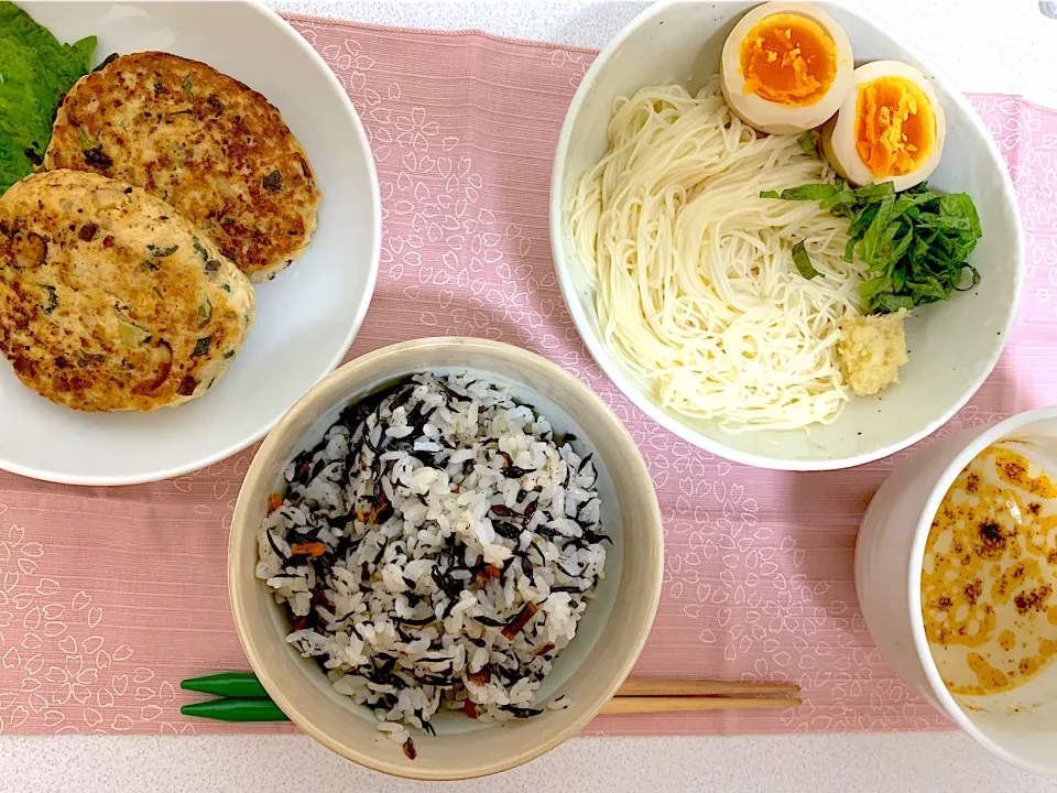 ヘルシーハンバーグ＋ひじきご飯＋きのうのそうめん|sochan0605さん