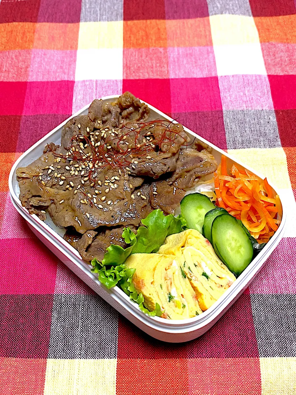 Snapdishの料理写真:息子のお弁当(リク､牛の肉🐮🌱😃)|かあたんさん