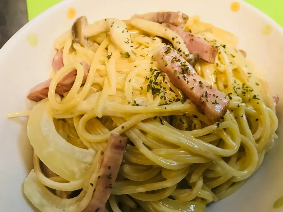 Snapdishの料理写真:簡単クリームパスタ♪♪|KOHTAさん