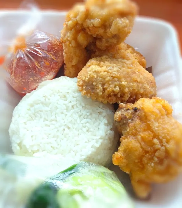 Snapdishの料理写真:Nasi lalap|Kiky Shorea Hijriana Kさん