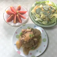 豚バラ大根、茹で卵ときゅうりのサラダ🥗|aさん