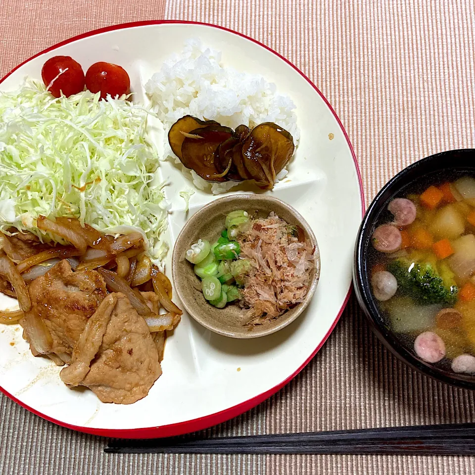 Snapdishの料理写真:生姜焼きとオクラ鰹節和え|akkoさん