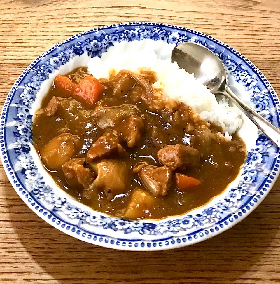 牛すじカレー&サラダde晩ごはん|ばくあんしゃさん