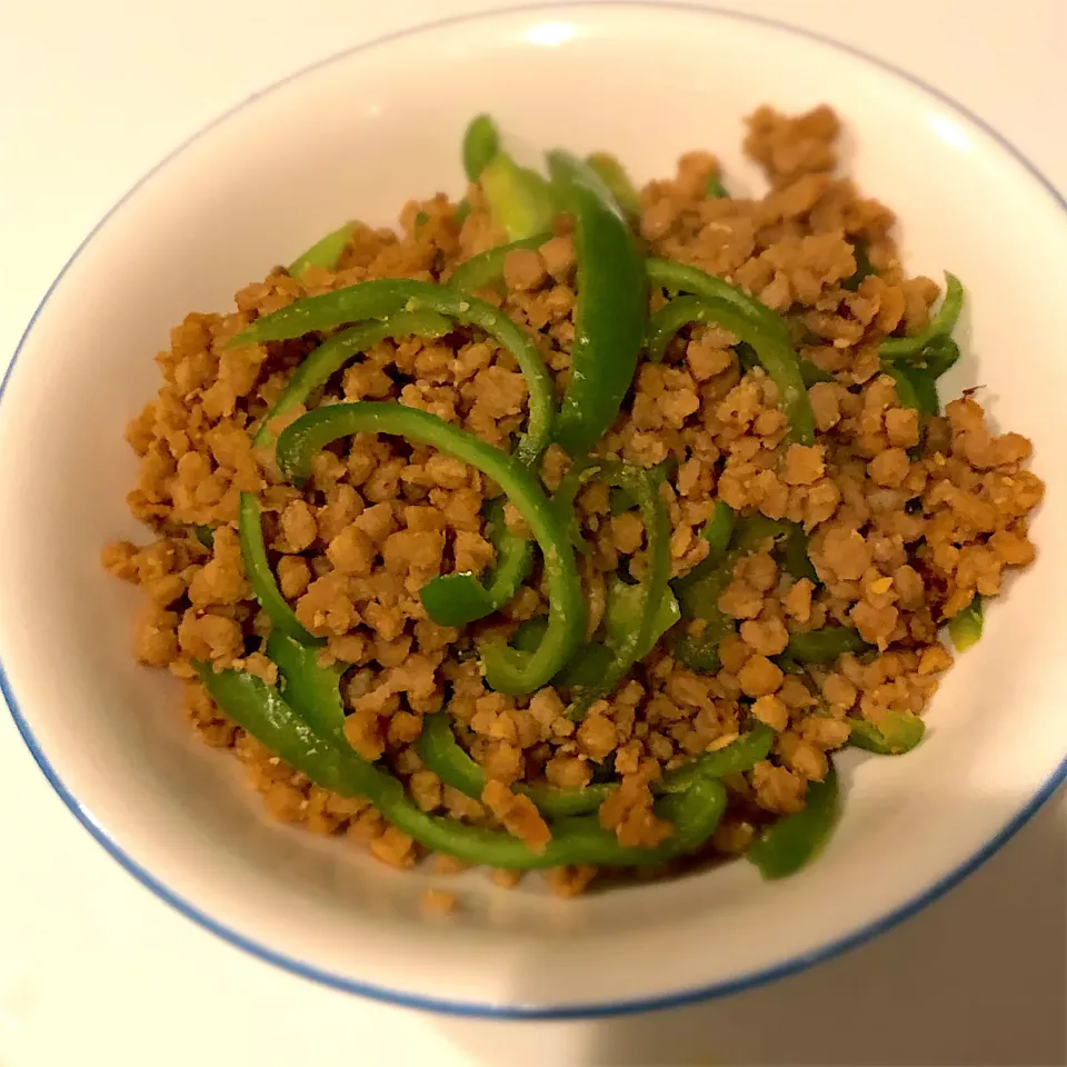 大豆ミートでピーマンと肉味噌|沙織さん