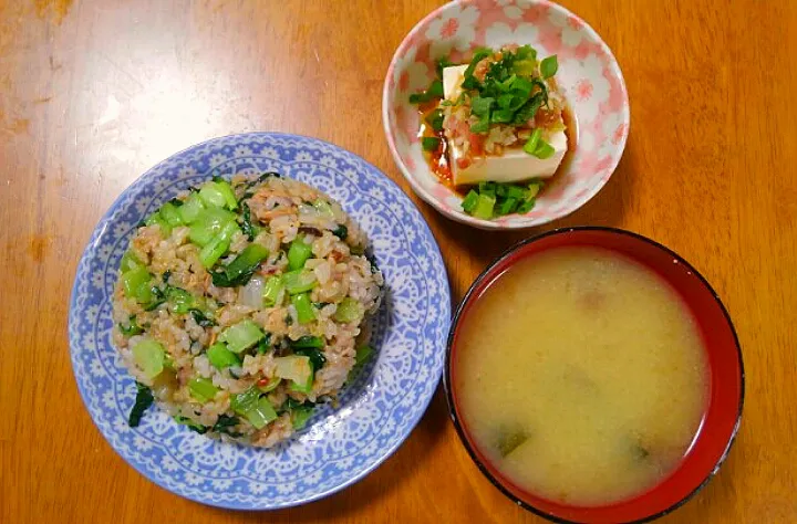 ６月２９日　ツナと小松菜の炒飯　薬味のせ冷奴　なめことわかめのお味噌汁|いもこ。さん