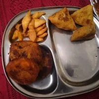 a platter of evening snacks.
cutlets samosa and Shankarpara|sara fさん