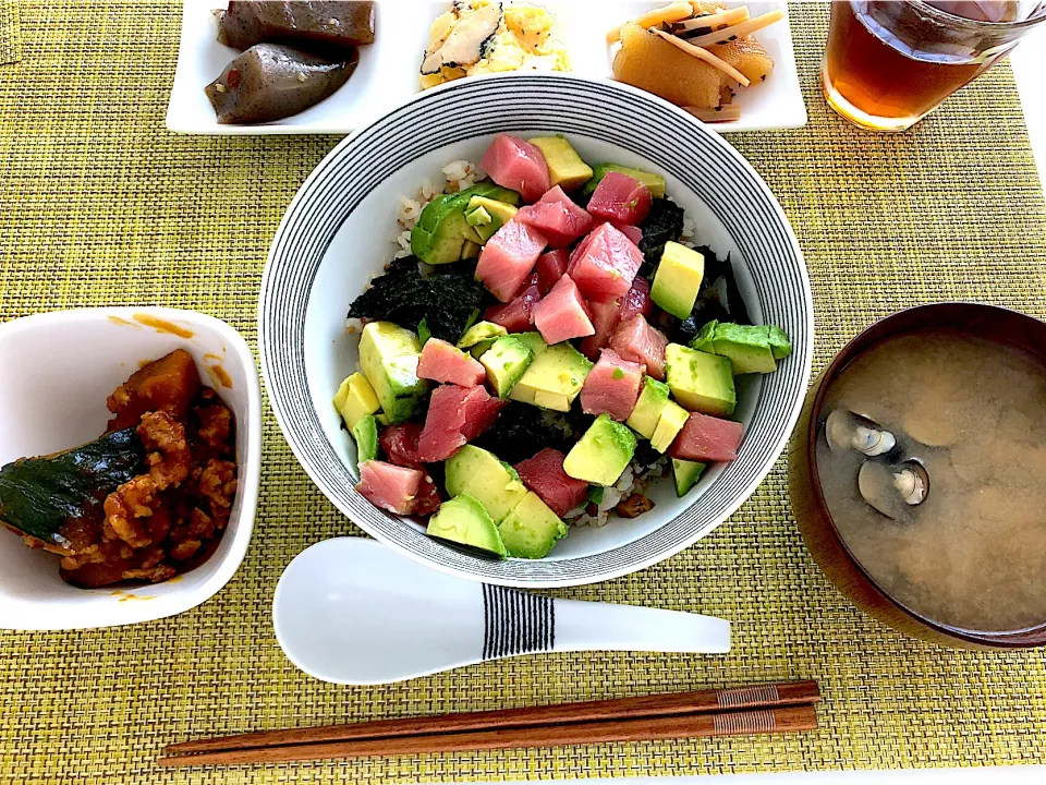 マグロとアボカド丼🥑|Hiさん