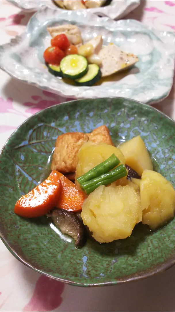 Snapdishの料理写真:厚揚げの肉じゃが風と
カジキマグロのアヒージョ風|Mihoさん