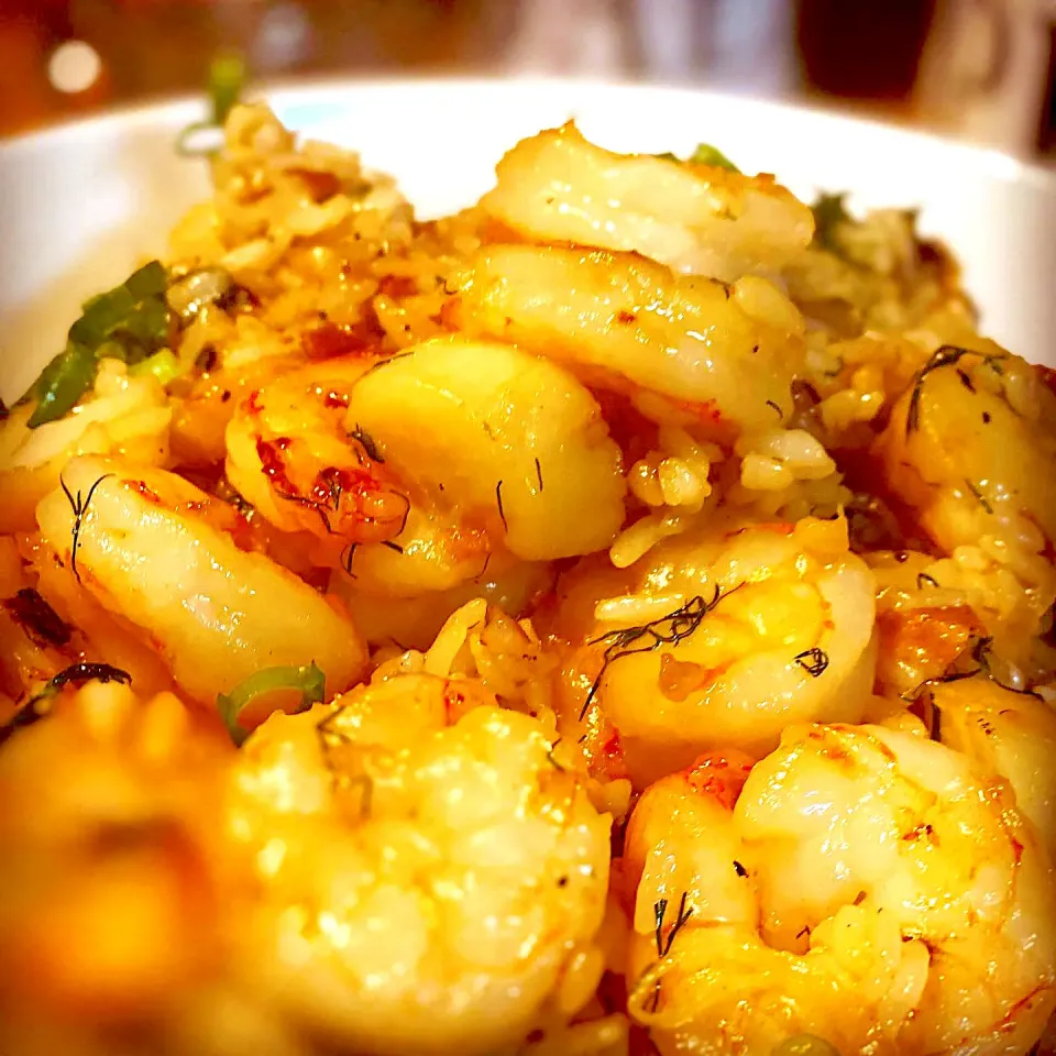 Butter Fried Rice with Pan Fried Scallops & Prawns will Dill & Garlic. #prawns #scallops #friedrice #homecooking #chefemanuel|Emanuel Hayashiさん