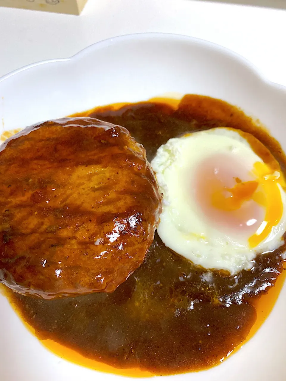 ハンバーグと目玉焼き|かずえさん