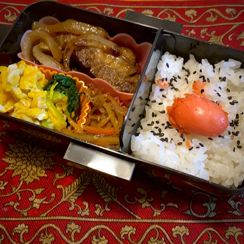 焼肉と、小松菜の玉子とじと、きんぴらごぼうと、焼きたらこご飯弁当|もえさん