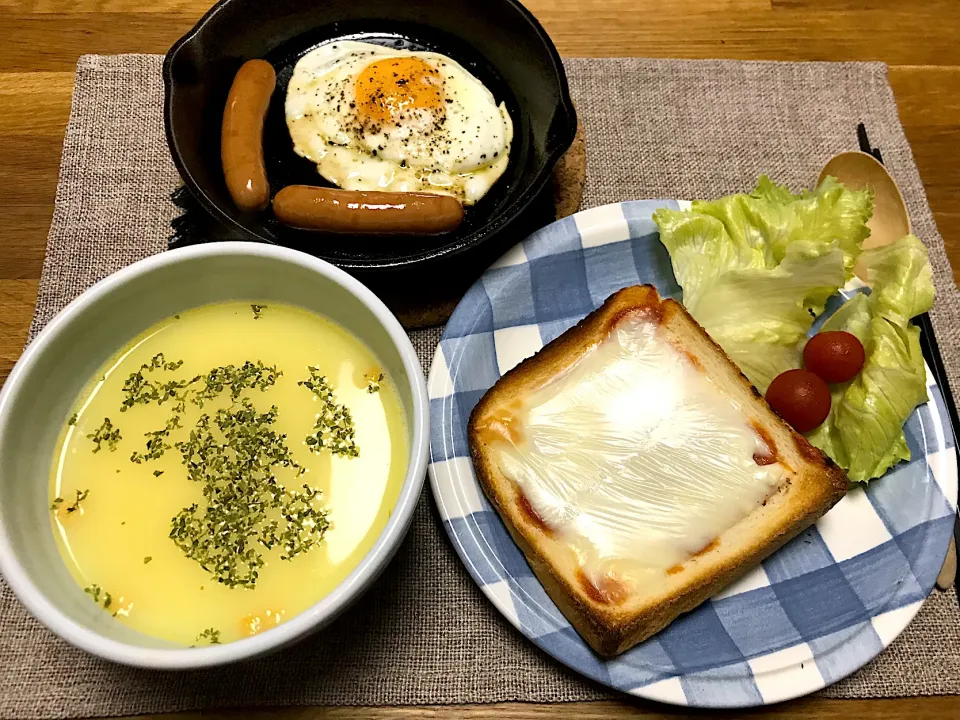 Snapdishの料理写真:おはよう朝ごパン🥪|morimi32さん