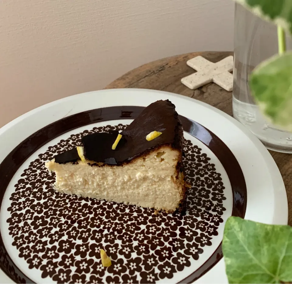 “Burnt” Basque Cheesecake (baschee)|HouseHusさん