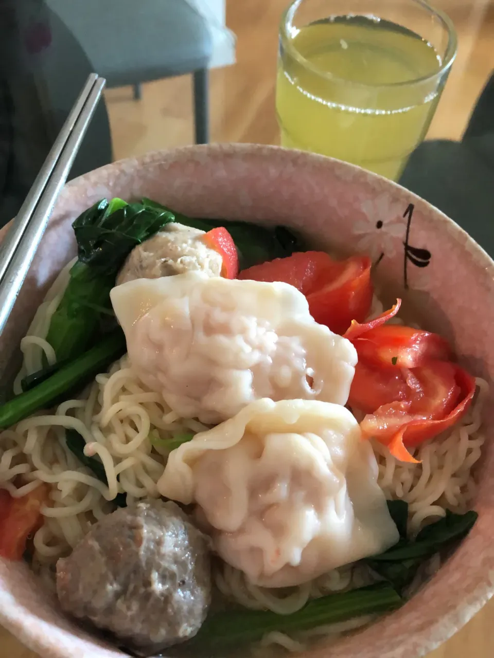 Dumpling tomato noodles with green tea|信生さん