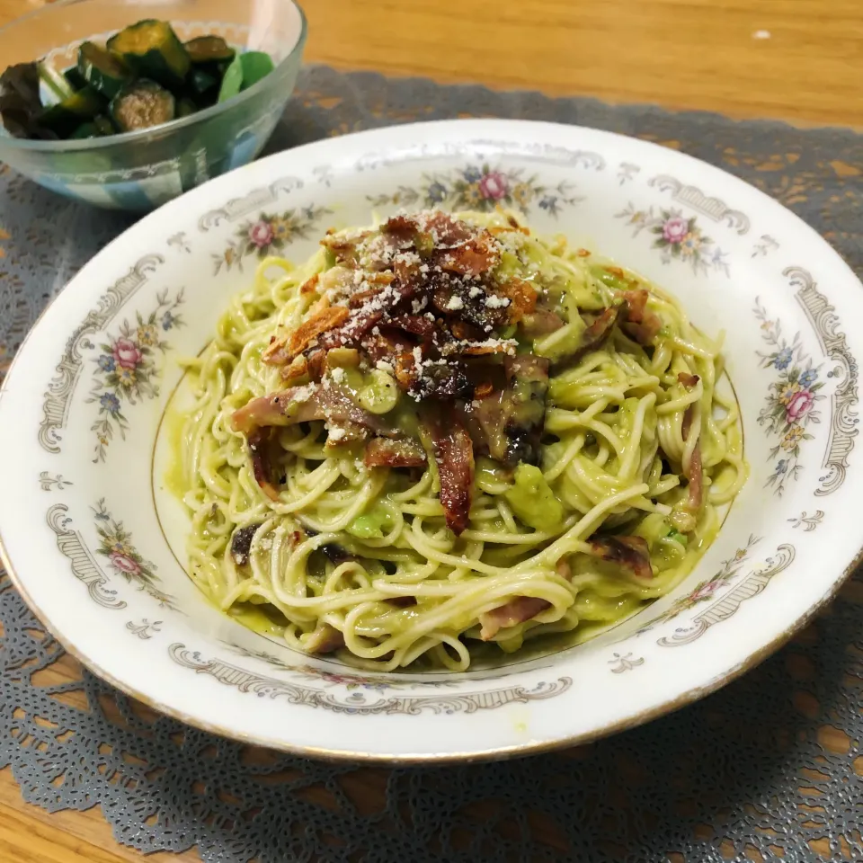 冷製アボカドカルボナーラ🥑|安侑美のロカボ日記✈︎さん