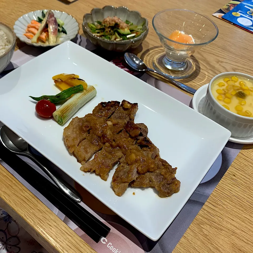 豚肉のみそ漬け焼き・もち麦ご飯・とうもろこしあんのチーズ 茶碗蒸し・キムチときゅうりの和え物・ヨーグルトみそピクルス・甘酒ピーチヨーグルト|sayaさん