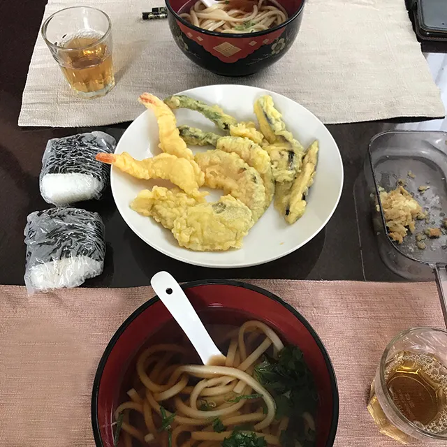 天ぷらうどん、おにぎり|純さん