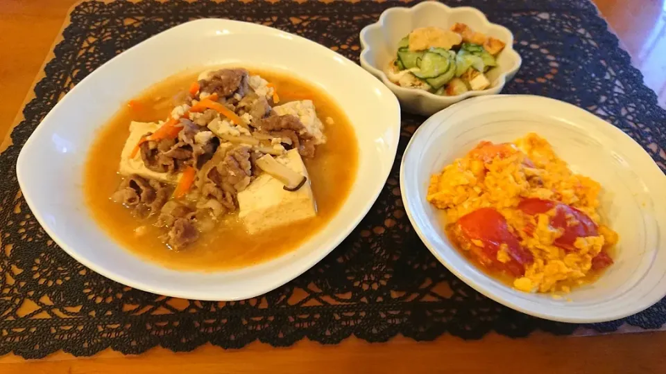 ☆牛肉豆腐
☆トマトと卵のふわとろ炒め
☆キュウリと揚げの酢味噌あえ|chikakoさん