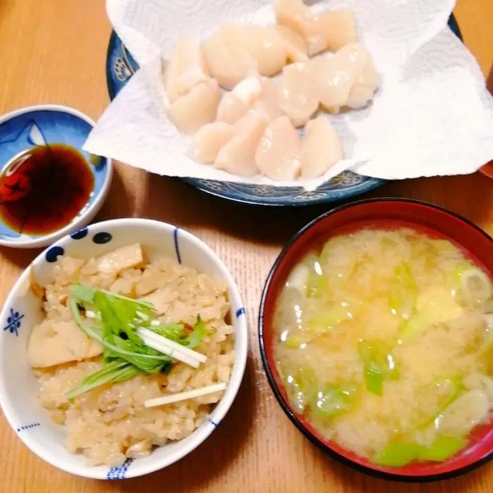 エリンギ炊き込みご飯
帆立の刺身
豆腐の味噌汁|いちみさん