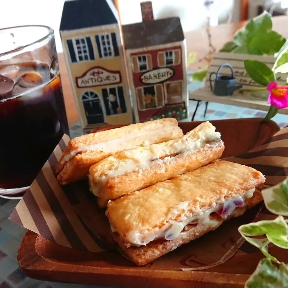 Snapdishの料理写真:とまと🍅さんの料理 バターサンドクッキー❤️六花亭風～🎵クリームはarisaさんのバタークリーム|とまと🍅さん