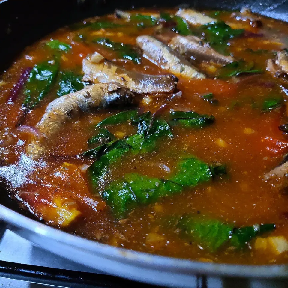 DINNER: spicy sardines with red malabar spinach 😊|shehphさん