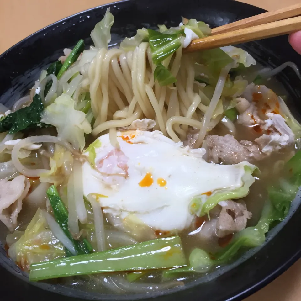 在宅勤務中の男飯(魚介醤油ラーメン)|おおもりの星さん