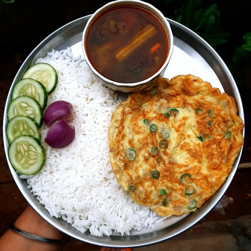 Snapdishの料理写真:omelette & sambar rice|Mandyさん