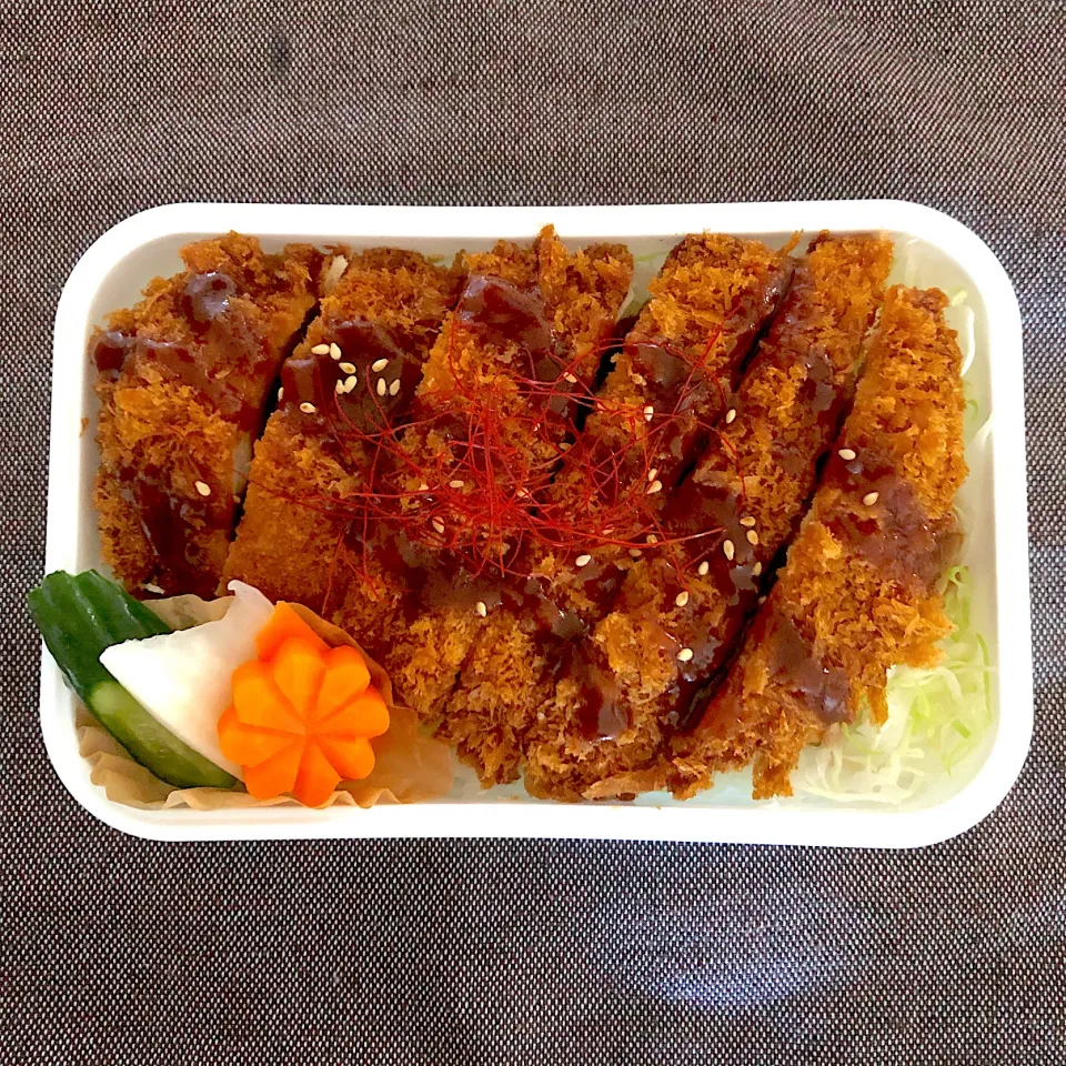 Snapdishの料理写真:カツ丼弁当|emichococo625さん