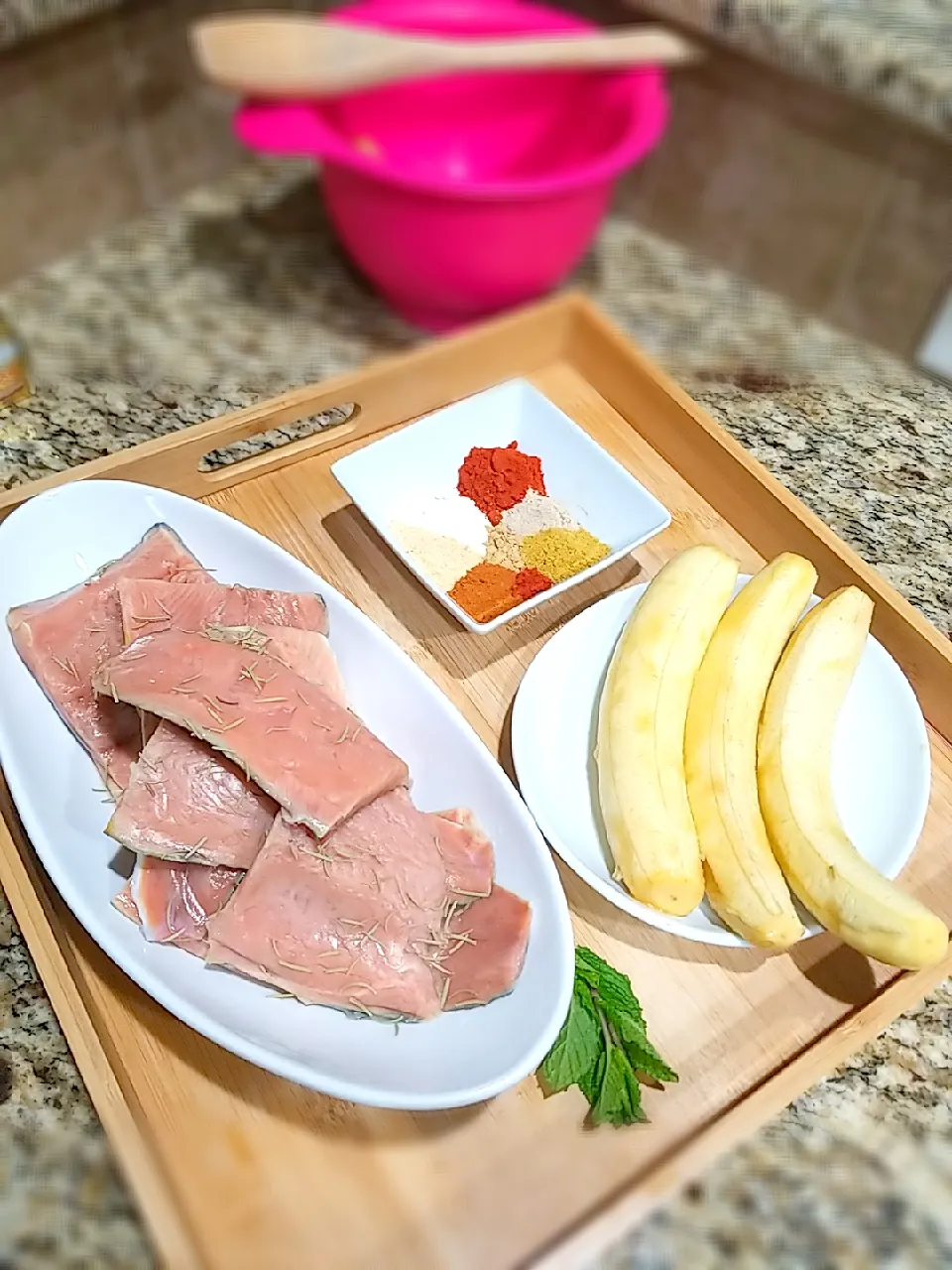 Snapdishの料理写真:salmon and fried plantain..Prep|ame_celineさん