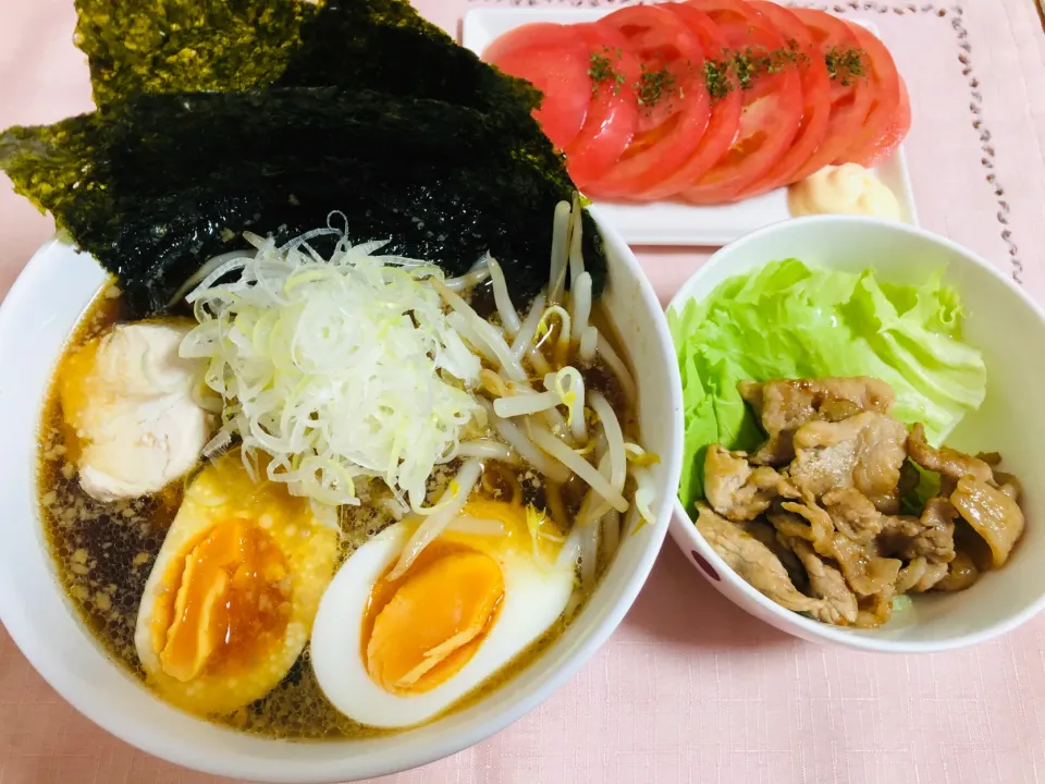 ラーメン　冷やしトマト　生姜焼き|飛鳥さん