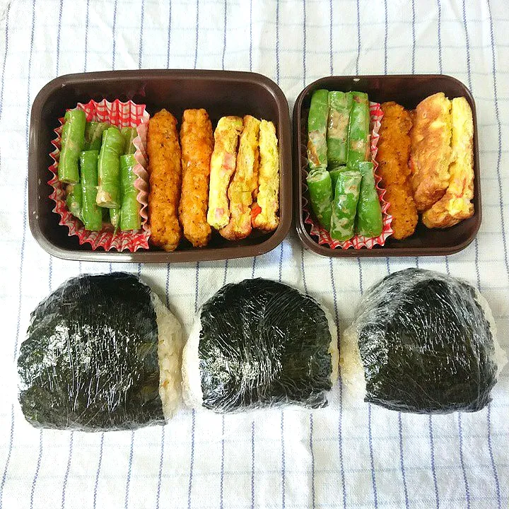 三色おかずと鮭おにぎり弁当|jun(・x・)さん