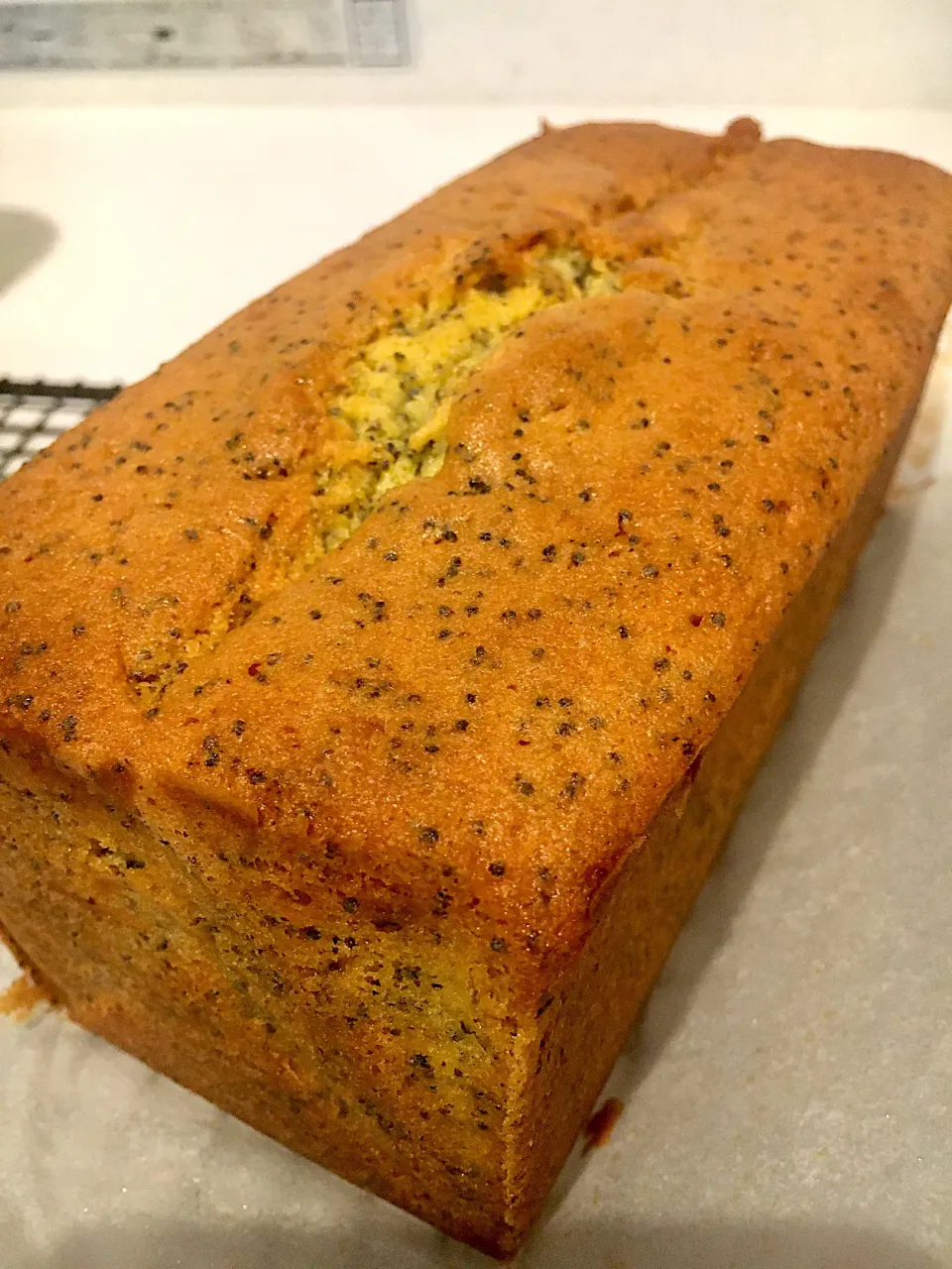 ポピーシードパウンドケーキ〜クリームチーズフィリング〜＊Poppy Seed Pound Cake with Cream Cheese Filling|Miboさん