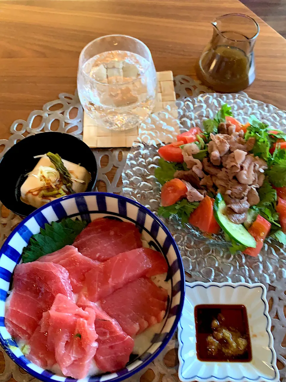 今日の夜ご飯は、タイサラダ、マグロとろろ丼|たまにゃんさん