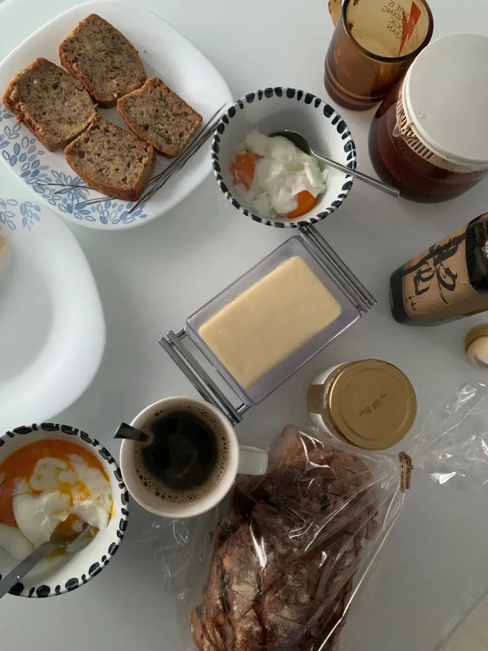 Banana almond and fruit rye breads, soft boiled eggs|Ong Sor Fernさん