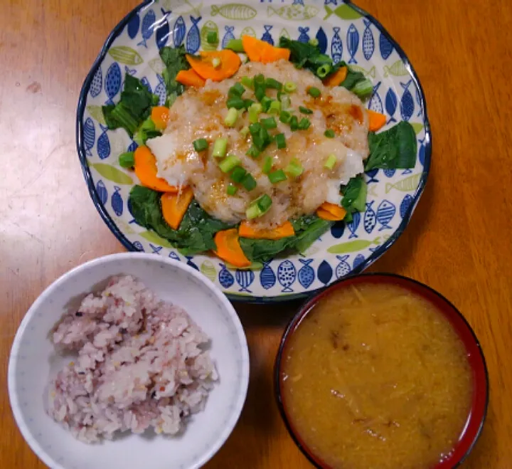 Snapdishの料理写真:７月１日　鱈と野菜のとろろ蒸し　もずくと切り干し大根のお味噌汁|いもこ。さん