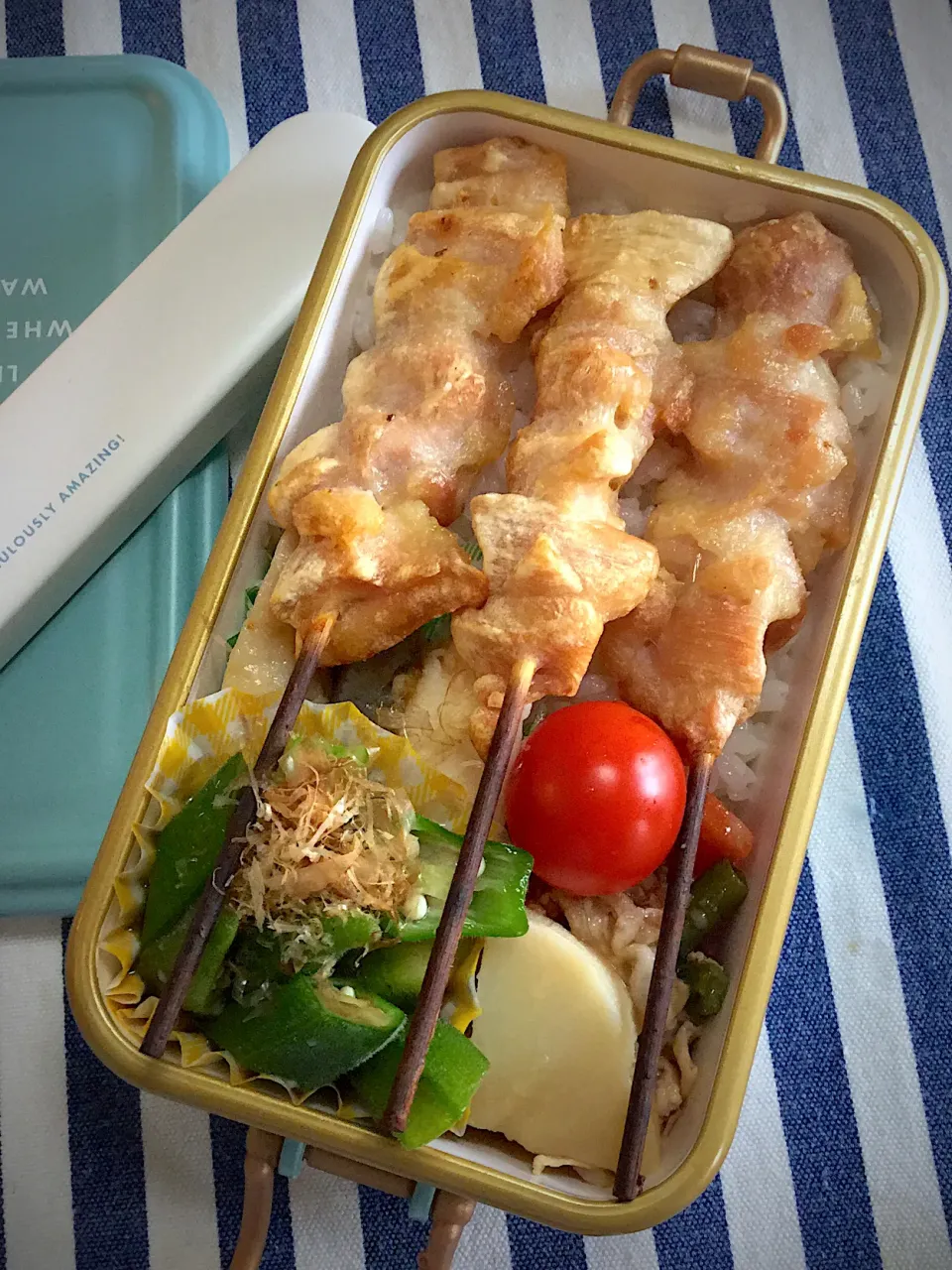 Snapdishの料理写真:長女の中学べんと、やきとり弁当|yukoさん