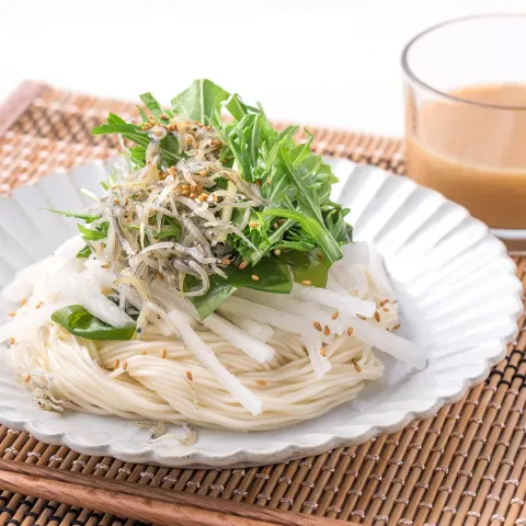 「液みそ つきぢ田村監修 冷や汁の素」を使ってみたSnapdishの料理・レシピ写真:#うちで食べよう　和風じゃこサラダ冷や汁つけそうめん