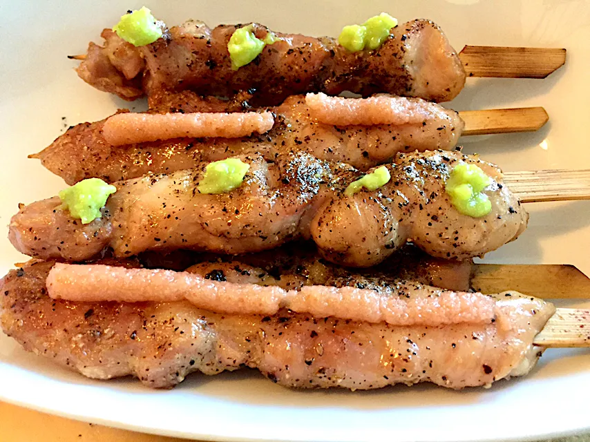 手作り焼き鳥、桜色🌸わさび載せ😋|Hong Mi(hiromi )さん