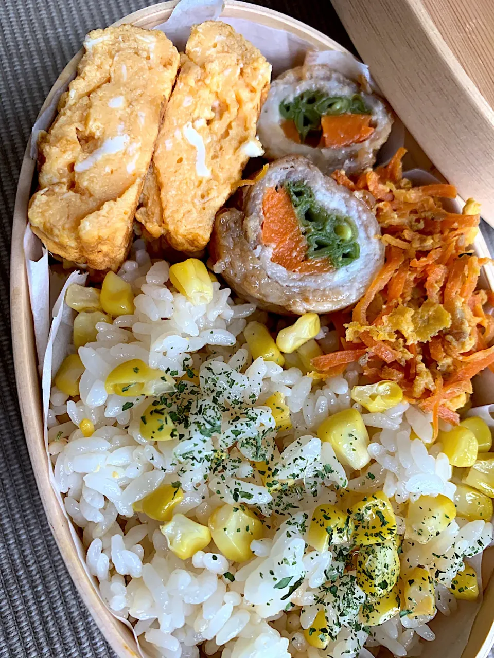 Snapdishの料理写真:とうもろこしご飯弁当|yucacoonさん