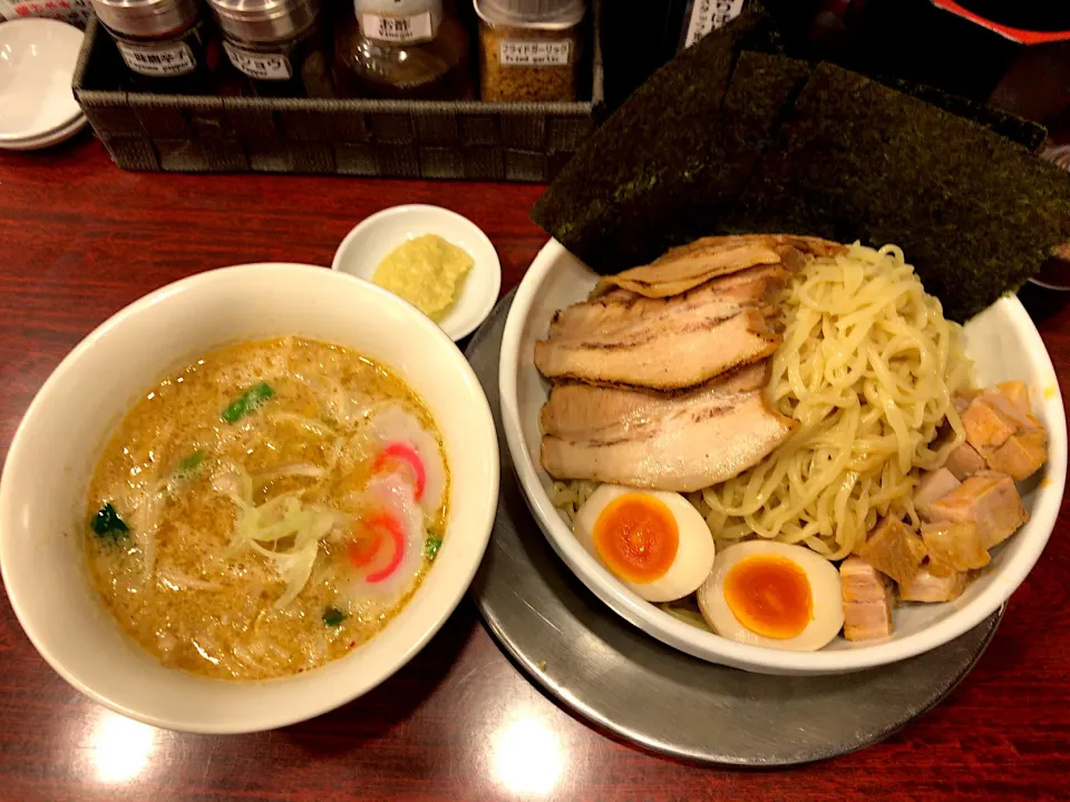 背脂生姜みそつけ麺(大盛)＋全部のせ(๑´ڡ`๑)|morimi32さん