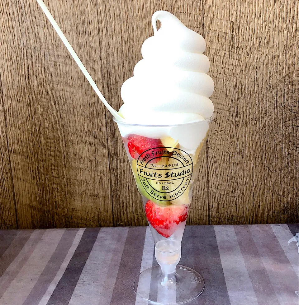 ソフトクリームの日「フルーツスタジオ」にて🍓🍍🍊ソフト🍦|Happy suzumeさん