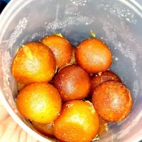 Snapdishの料理写真:fried mava milk balls with cardamom flavored sugar syrup....|shiviさん