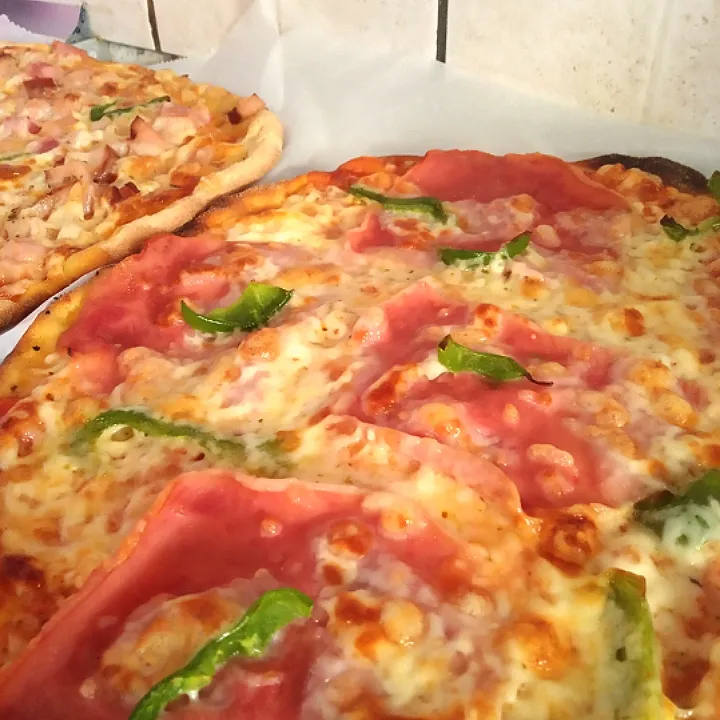 Snapdishの料理写真:Pizza time part 2....|Basoulita.30さん