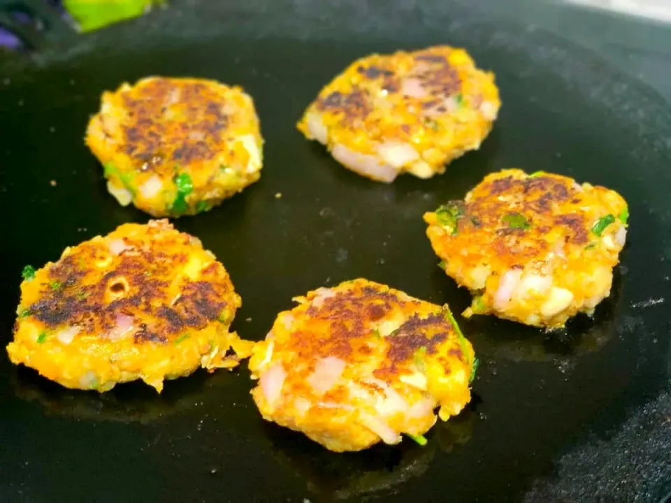 Snapdishの料理写真:Yummy Chole aloo tikki|Sarna Batraさん