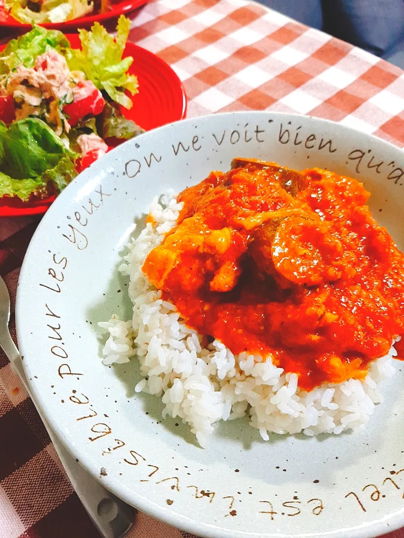 チキンのメキシカンチリトマト煮と
ズッキーニとツナのサラダ|マイキーさん