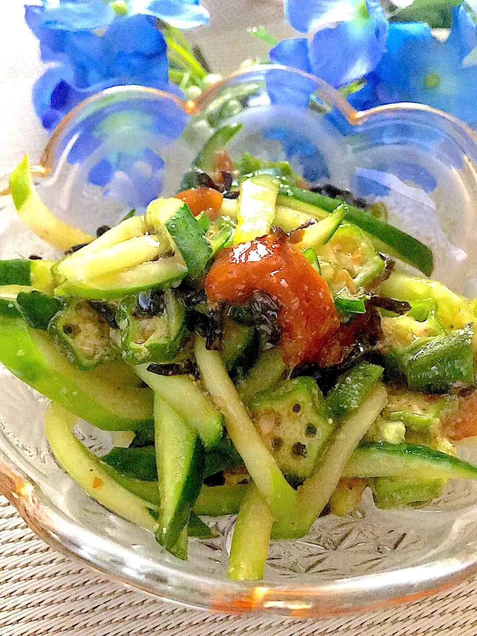 Snapdishの料理写真:ネバネバ、酸っぱい、梅干しときゅうりの和え物🥒|🌺🌺Foodie🌺🌺さん