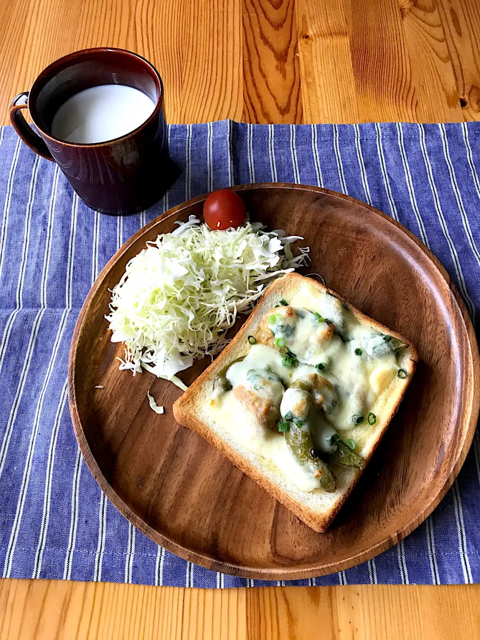 チキンとスナップエンドウのみそチーズトースト【sayaさんの料理 チキンとスナップエンドウのみそマヨグリル】|sayaさん