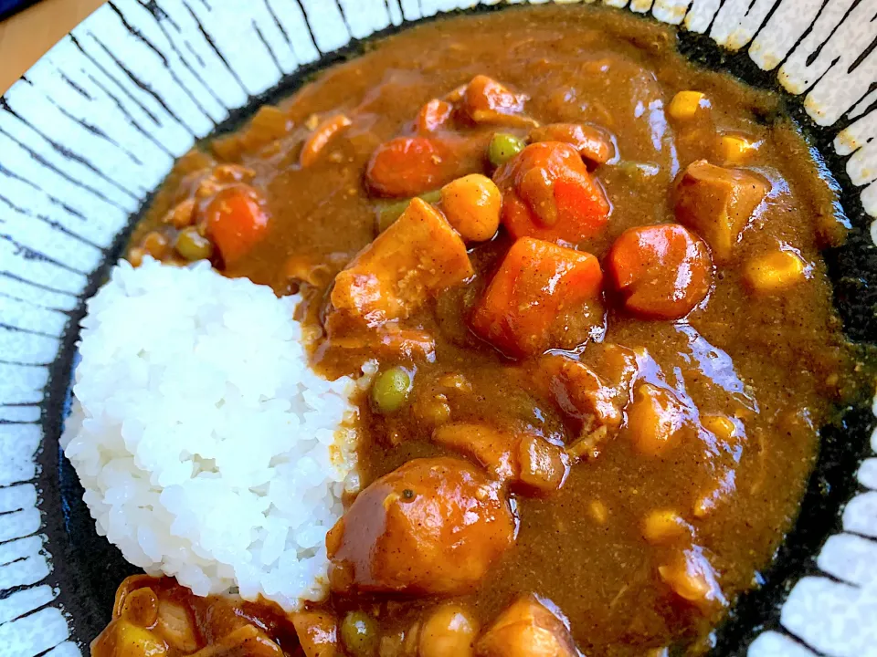 Snapdishの料理写真:Japanese style curry and rice with chicken, garbanzo beans and some other vegetables.|Sayaka Jinsenji Huletteさん