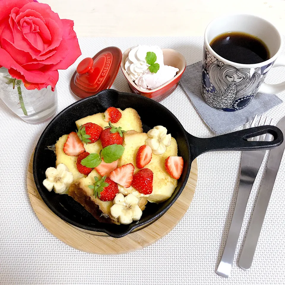 おうちカフェ「フレンチトースト🍓」|Happy suzumeさん